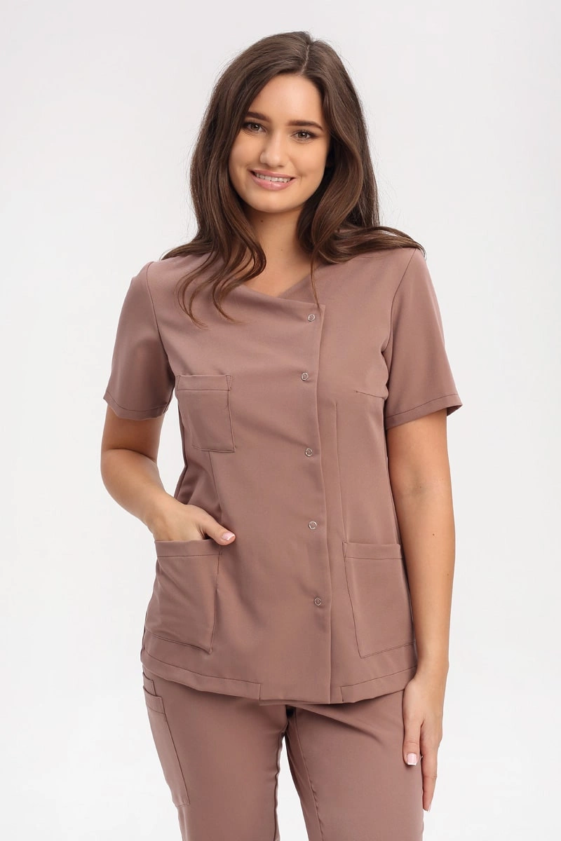 Żakiet medyczny damski zapinany na bok ZA 09, mokka, krótki rękaw, Elegant Stretch