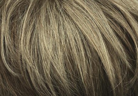 Peruka syntetyczna blond ROSA 18/22
