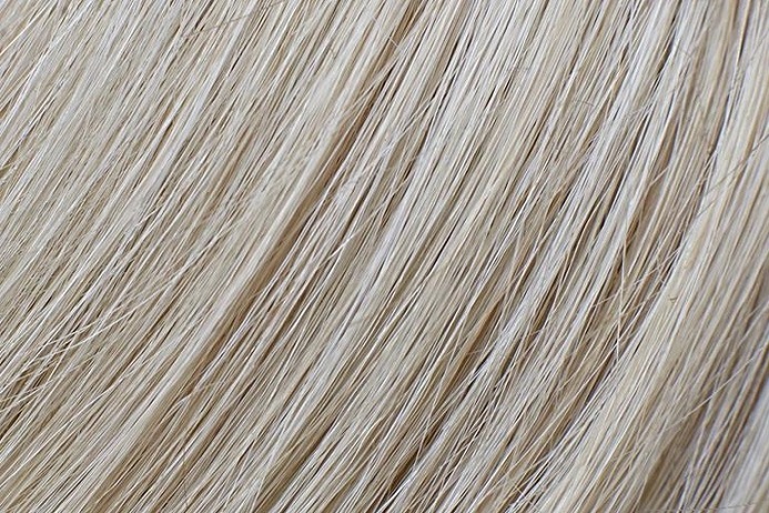 Peruka syntetyczna damska bardzo jasny blond PONY 18/24