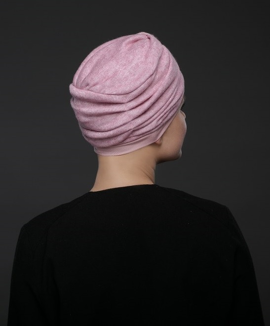 Turban z ozdobnym drapowaniem różowy KLARA 276/143*