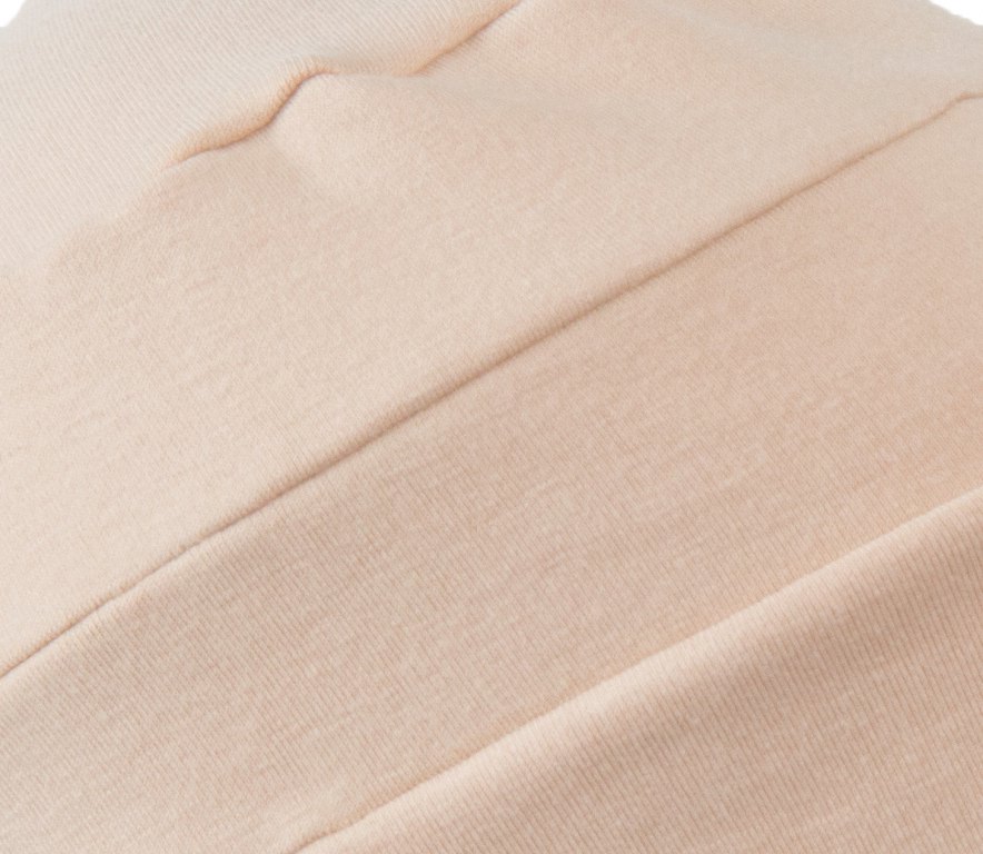 Jasno beżowy turban-czapeczka z delikatnym drapowaniem na czubku głowy TALA sand